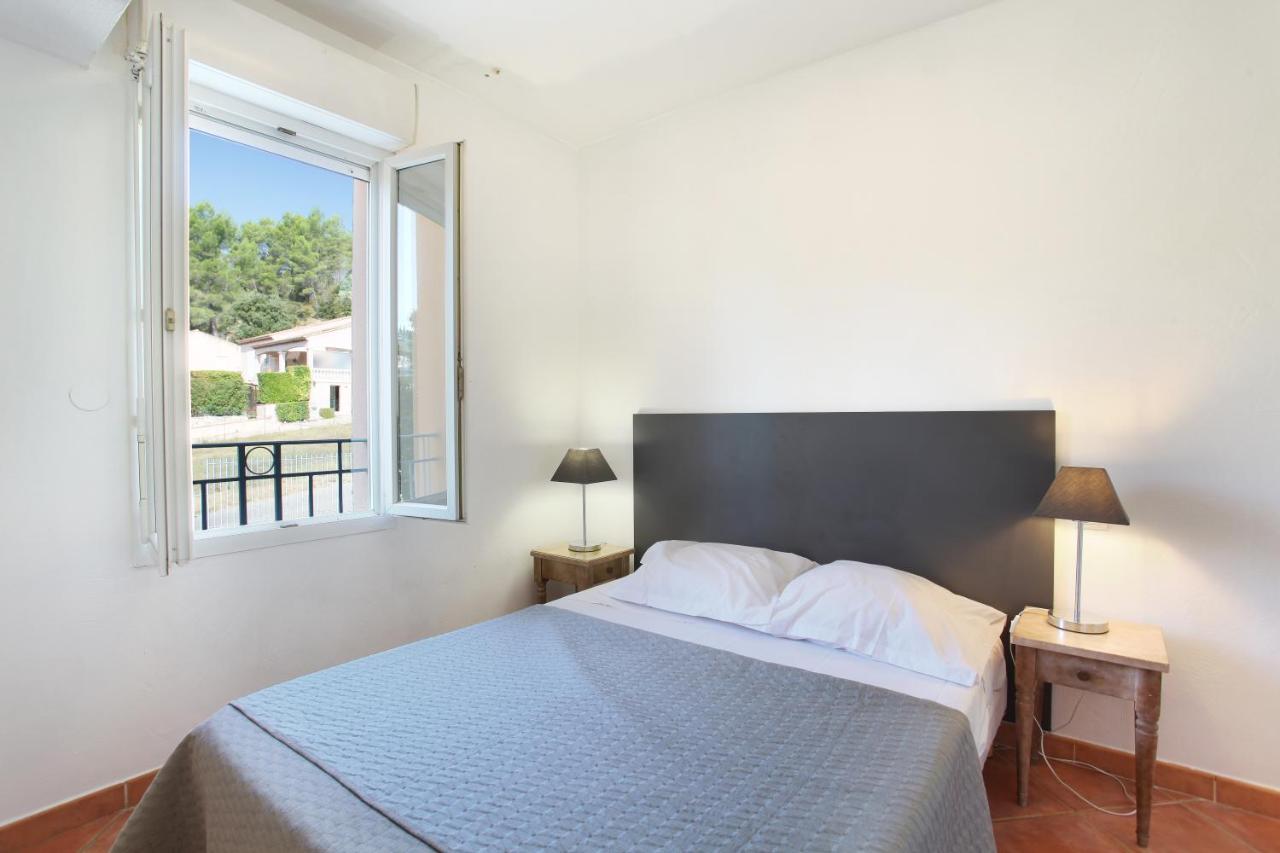 Residence Odalys La Licorne De Haute Provence Greoux-les-Bains Exterior photo