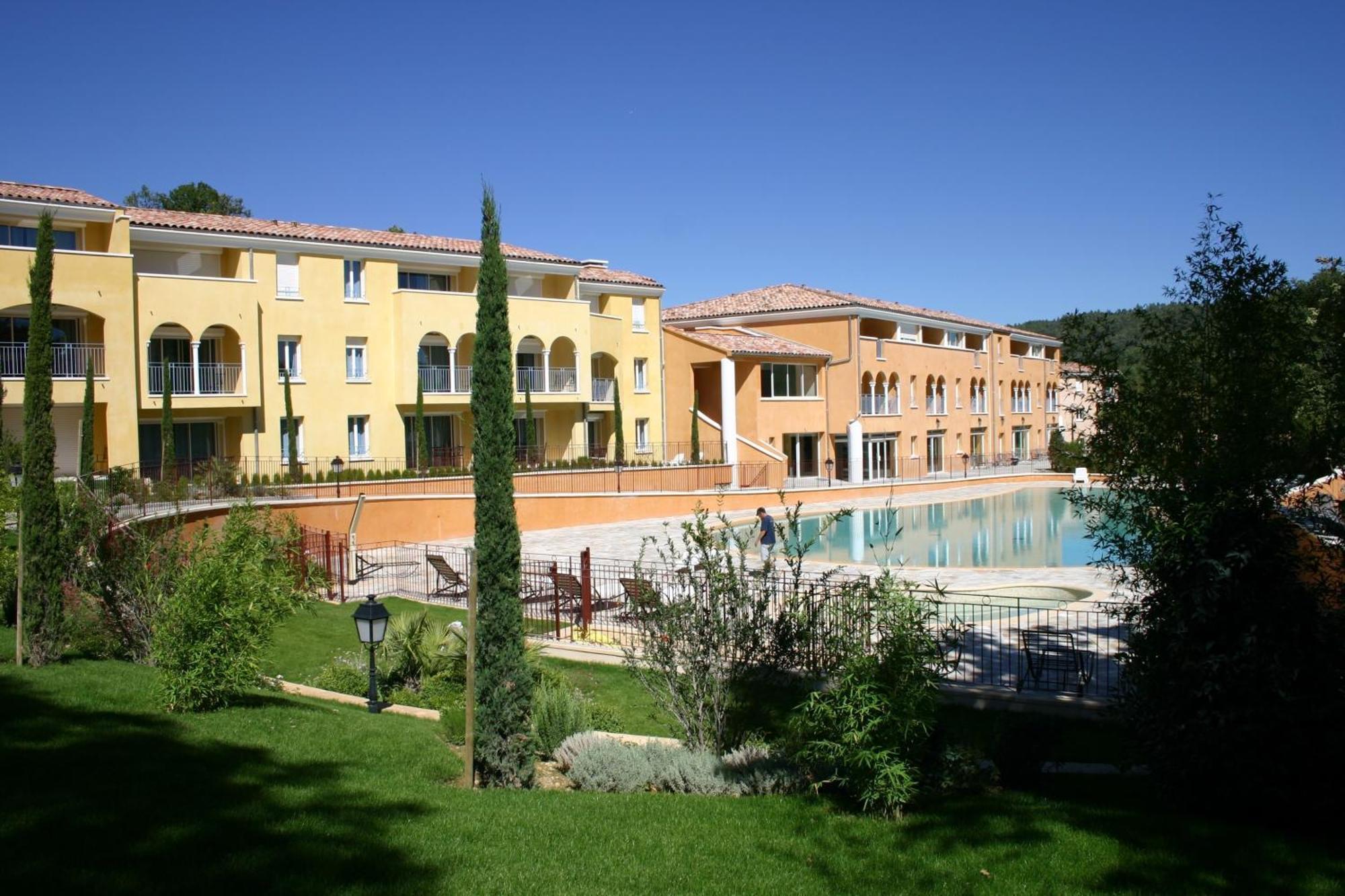 Residence Odalys La Licorne De Haute Provence Greoux-les-Bains Exterior photo